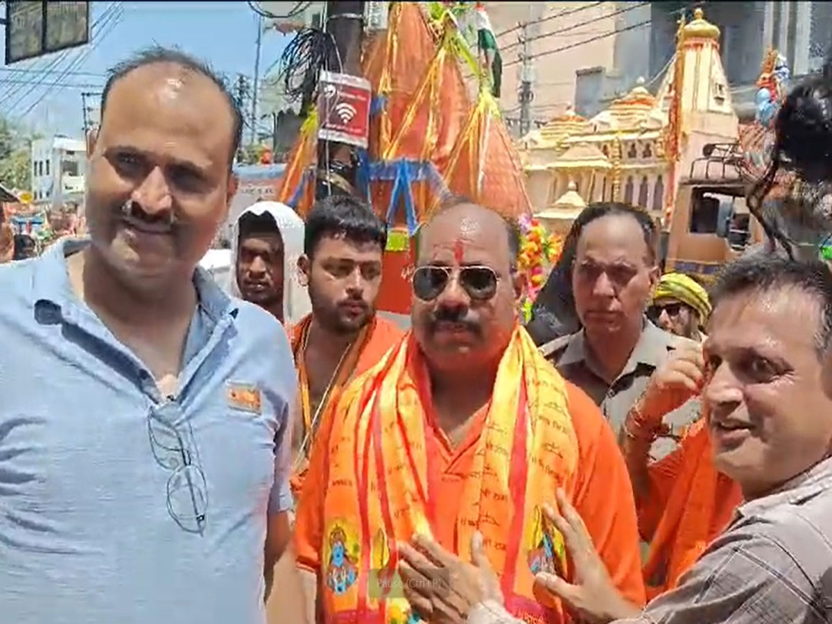 नेमप्लेट पर हिंदू नेता बलराज डूंगर का विवादित बयान, कहा- मुस्लिम कर रहे हैं व्यापार जिहाद नेमप्लेट पर हिंदू नेता बलराज डूंगर का विवादित बयान, कहा- मुस्लिम कर रहे हैं व्यापार जिहाद