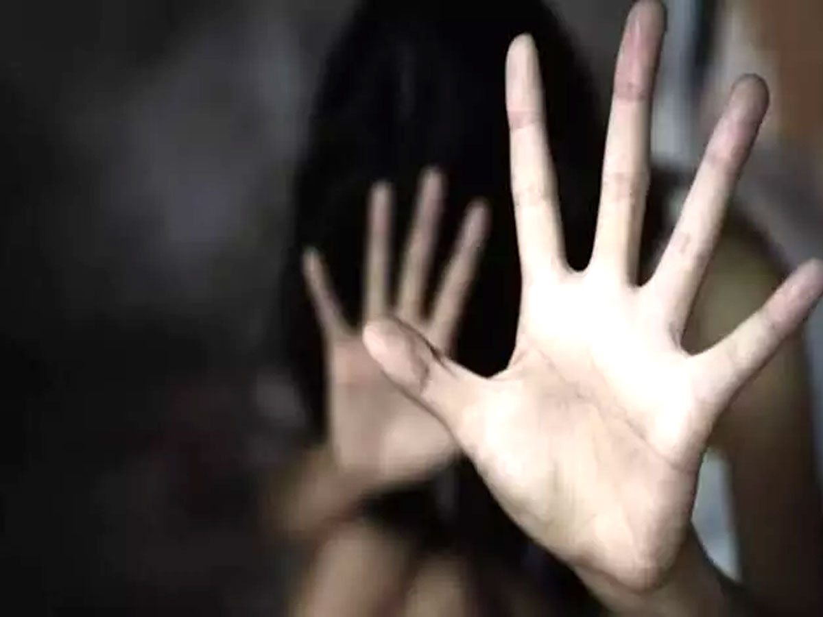 churu news 24 year old lady raped many times case filed in sardarshahar police station read story