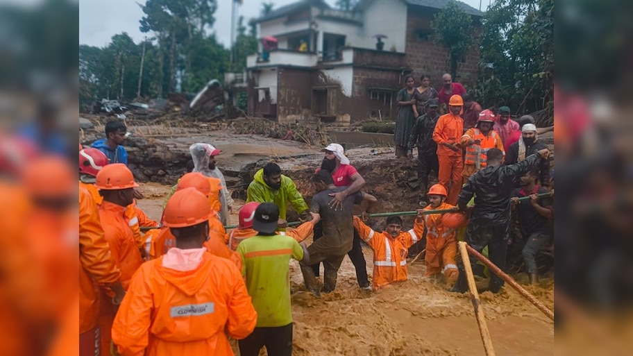 PM Modi on Wayanad Landslide: लैंडस्लाइड पर क्या बोले मोदी और राहुल? सीएम से की बात