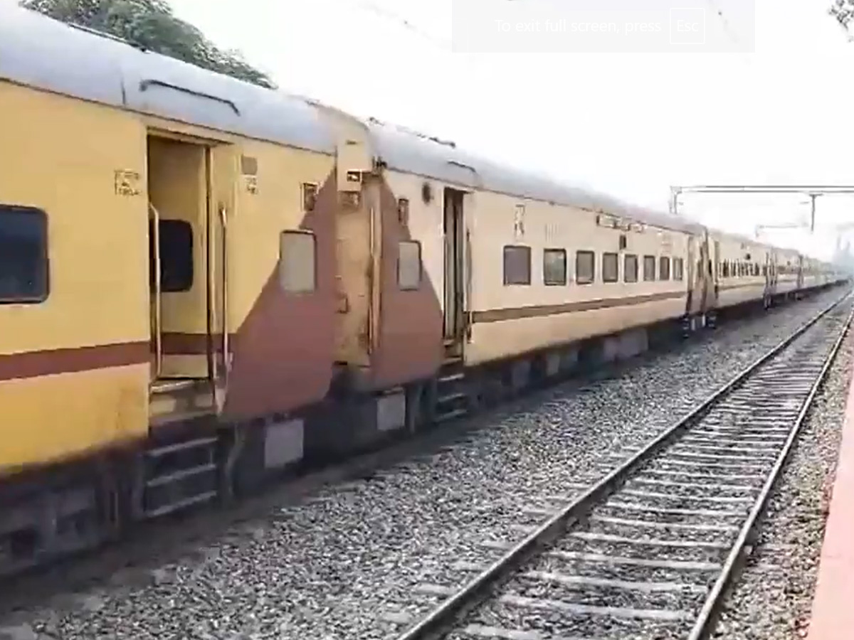 Jammu-Jodhpur Train को बम से उड़ाने की धमकी, बेगू स्टेशन पर रोका गया Jammu-Jodhpur Train को बम से उड़ाने की धमकी, बेगू स्टेशन पर रोका गया