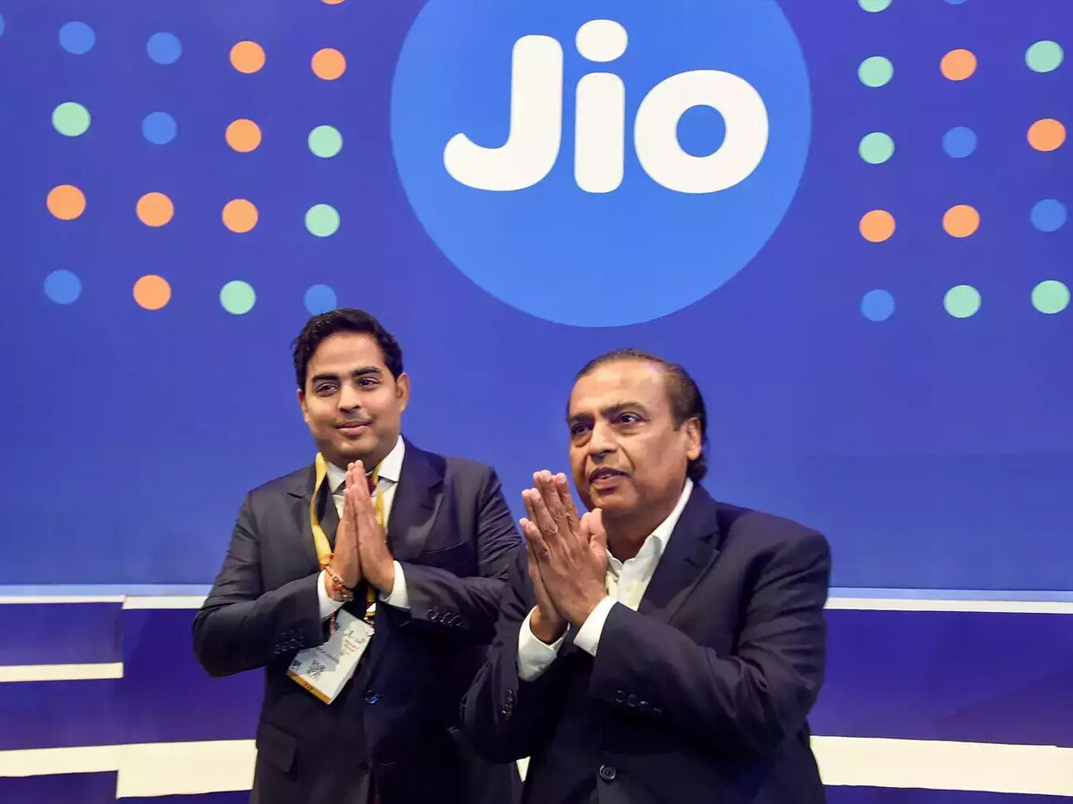 Reliance Jio: मुकेश अंबानी लाए मायूस चेहरों पर मुस्कान! ले आए 3 नए गरमारम Plans, अब सस्ते में लें 5G का मजा