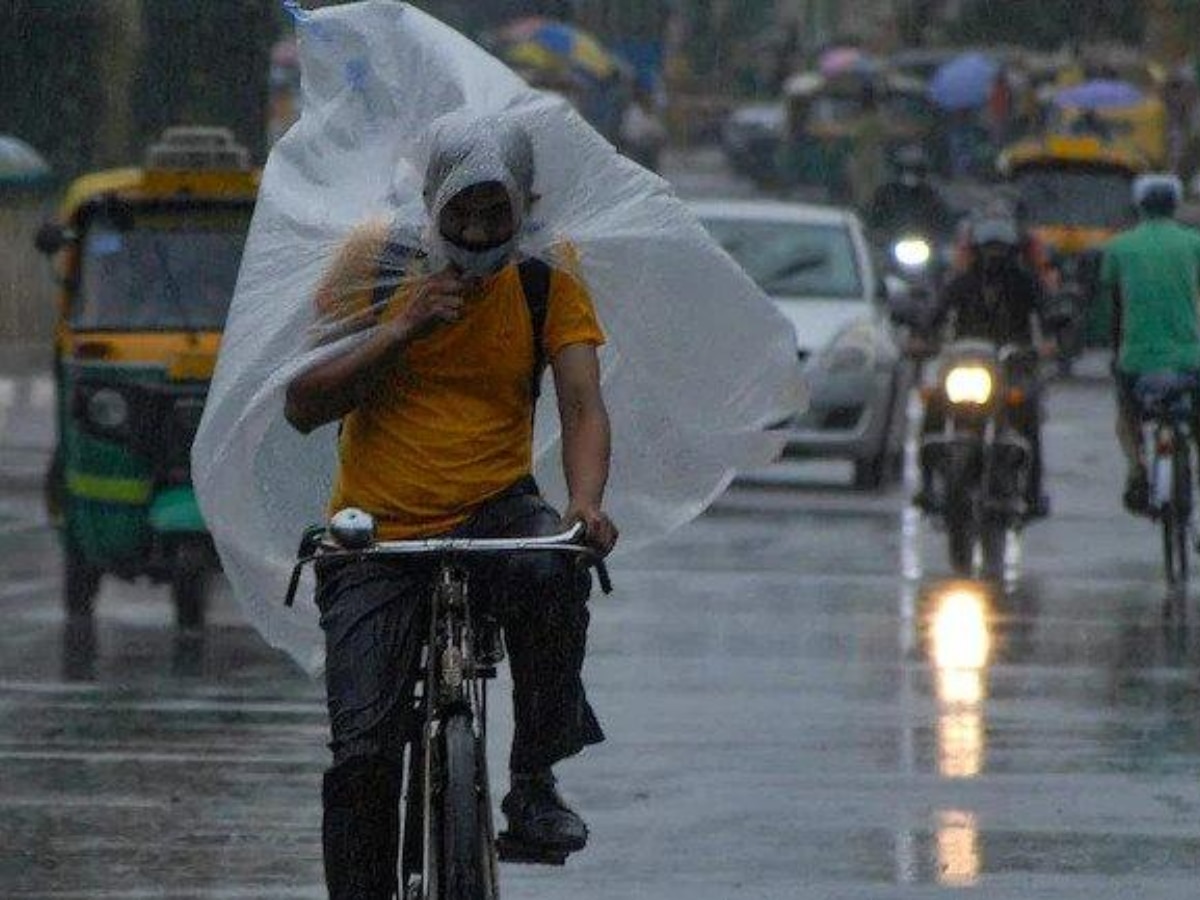 Delhi Rain: दिल्ली-एनसीआर में भारी बारिश, जानें अगले दो दिन कैसा रहेगा मौसम