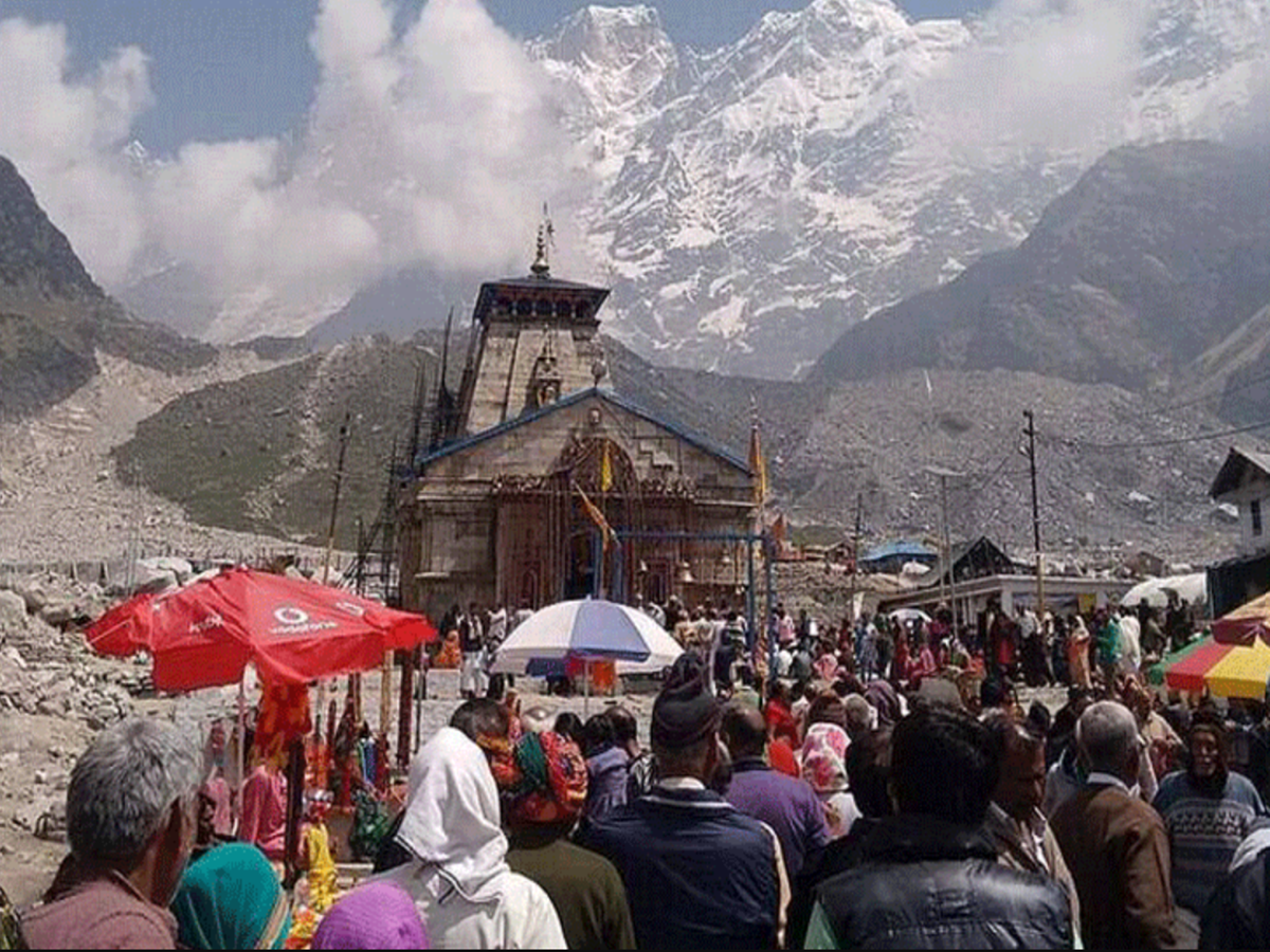 Kedarnath: କେଦାରନାଥରେ ବାଦଲଫଟା ବର୍ଷା ଯୋଗୁଁ ହାହାକାର, ପାହାଡିଆ ରାସ୍ତାରେ ଫସିଛନ୍ତି ଶତାଧିକ ତୀର୍ଥଯାତ୍ରୀ Kedarnath: କେଦାରନାଥରେ ବାଦଲଫଟା ବର୍ଷା ଯୋଗୁଁ ହାହାକାର, ପାହାଡିଆ ରାସ୍ତାରେ ଫସିଛନ୍ତି ଶତାଧିକ ତୀର୍ଥଯାତ୍ରୀ