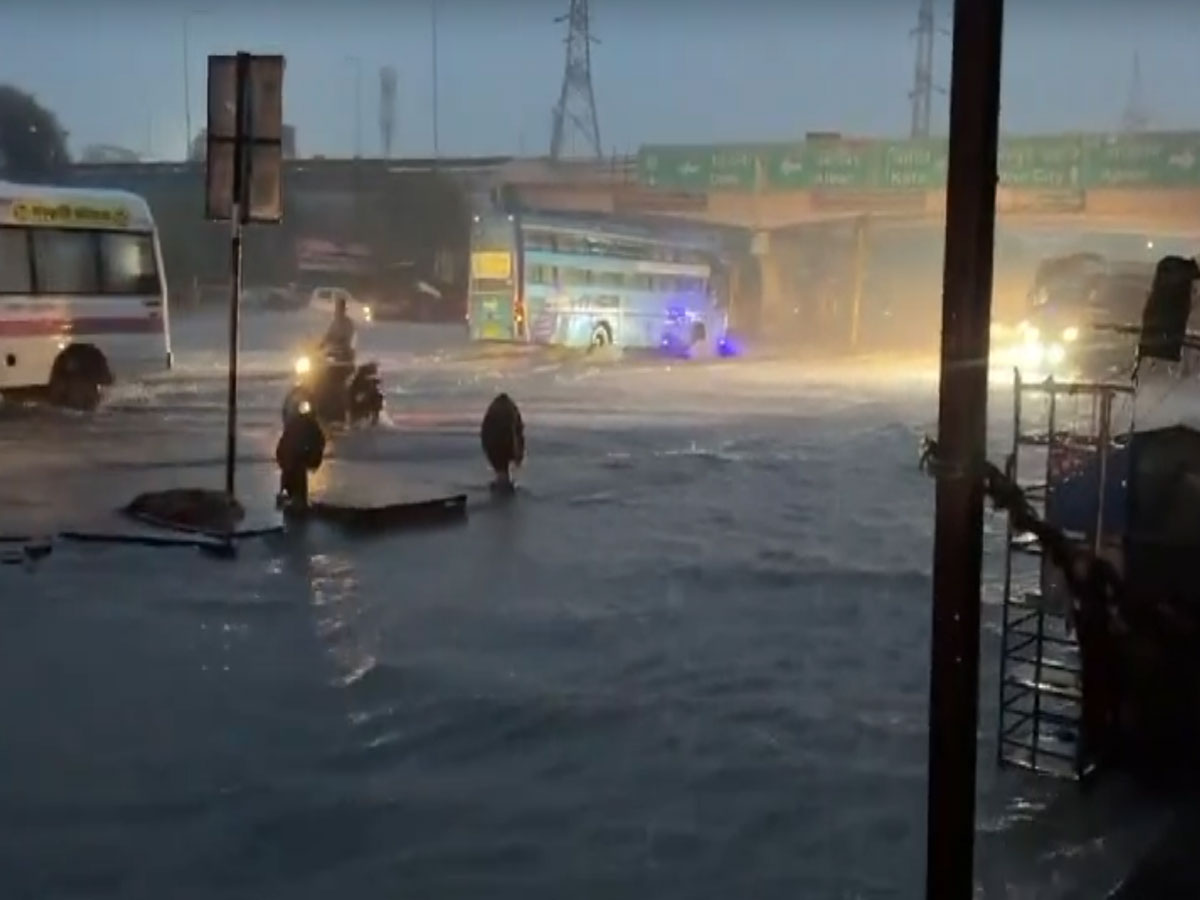 jaipur news torrential rain impact at many places see water logging photos