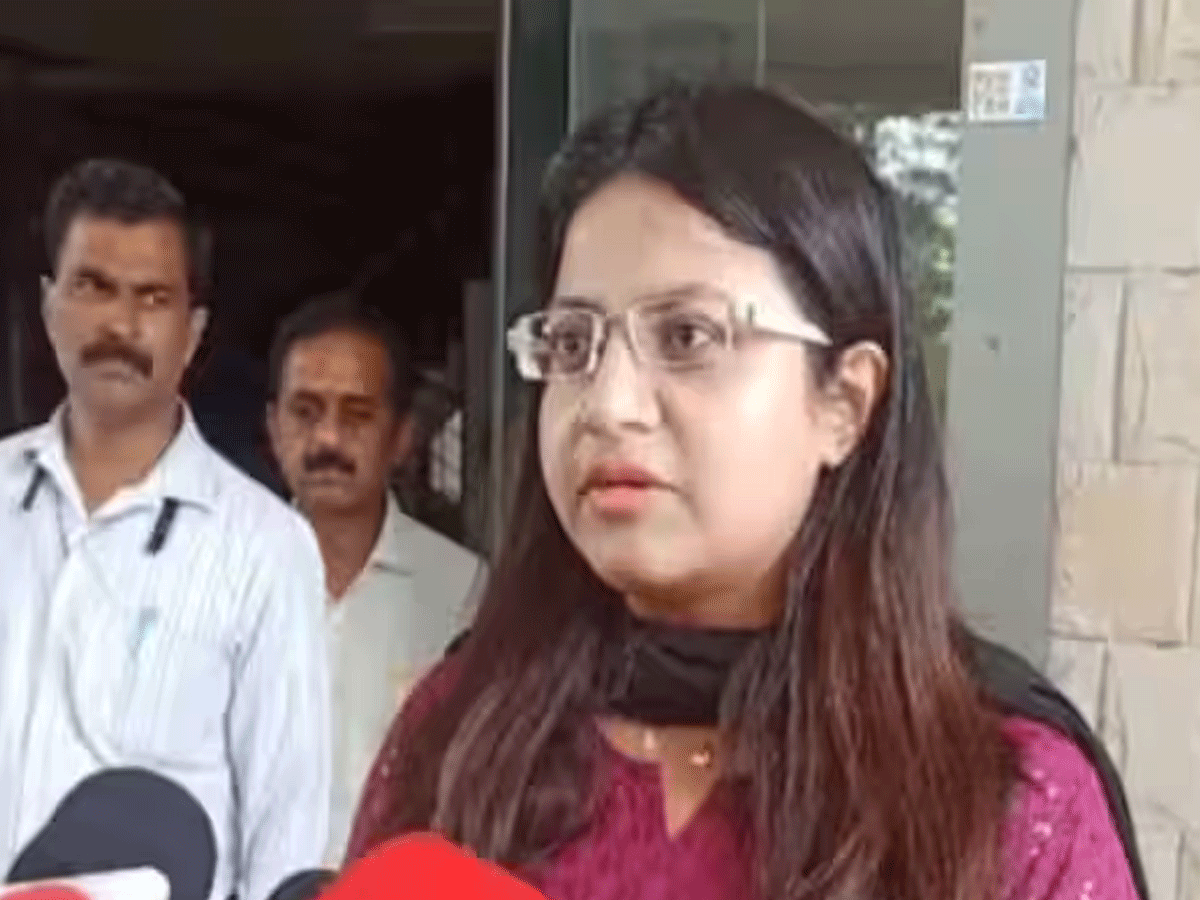 Ex. IAS पूजा खेडकर को कोर्ट से लगा बड़ा झटका, नौकरी के साथ चली गयी आज़ादी Ex. IAS पूजा खेडकर को कोर्ट से लगा बड़ा झटका, नौकरी के साथ चली गयी आज़ादी