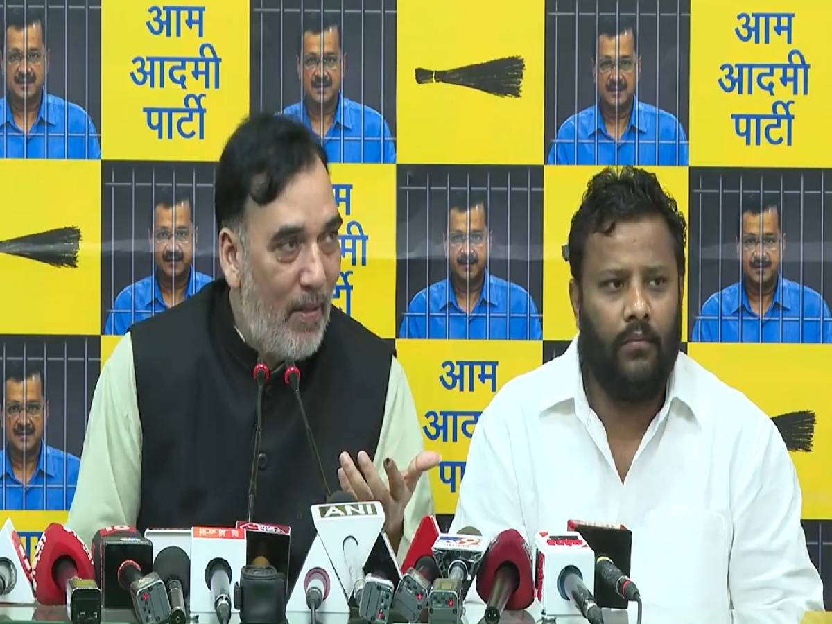 Delhi: BJP नेताओं की चुप्पी पर गोपाल राय ने उठाए सवाल, कहा- भाजपा सत्ता चाहती है जिम्मेदारी नहीं Delhi: BJP नेताओं की चुप्पी पर गोपाल राय ने उठाए सवाल, कहा- भाजपा सत्ता चाहती है जिम्मेदारी नहीं