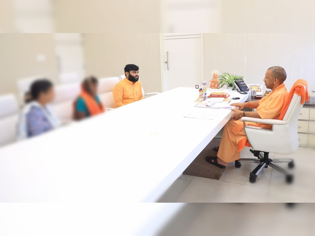 UP CM Yogi adityanath met ayodhya rape victim mother