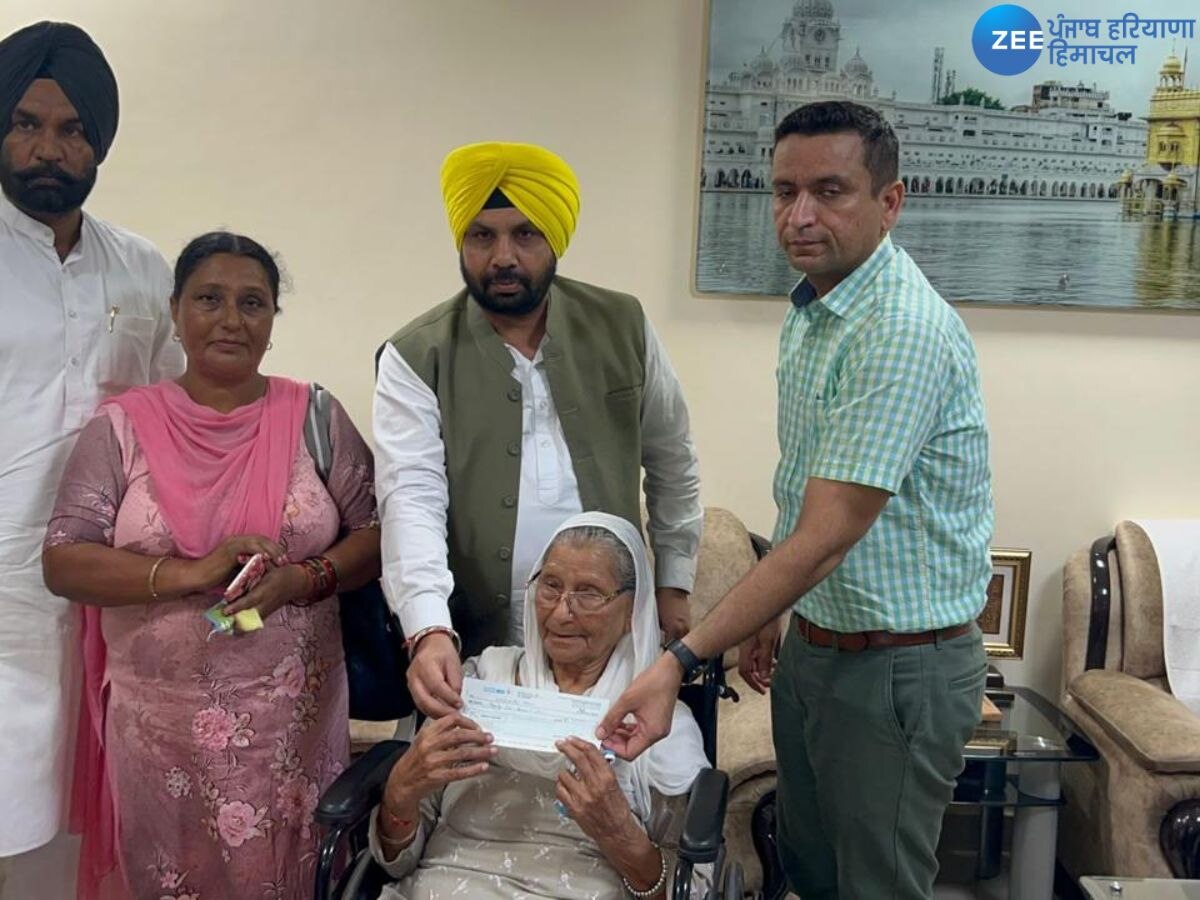 Amritsar News: ਕੈਬਨਿਟ ਮੰਤਰੀ ਈ:ਟੀ:ਓ ਵੱਲੋਂ  ਸੇਵਾ ਕੇਂਦਰ ’ਚ ਆਪਣਾ ਕੰਮ ਕਰਵਾਉਣ ਆਈ ਔਰਤ ਦੀ ਕੀਤੀ ਮਾਲੀ ਸਹਾਇਤਾ