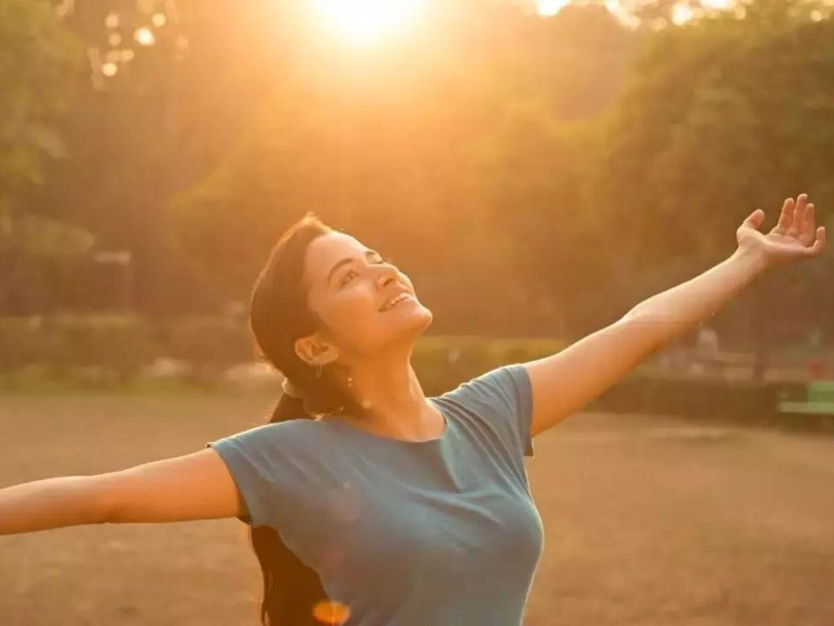 Sunshine Vitamin: सूरज की रोशनी से ज्यादा विटामिन डी लेने का क्या है सही समय?