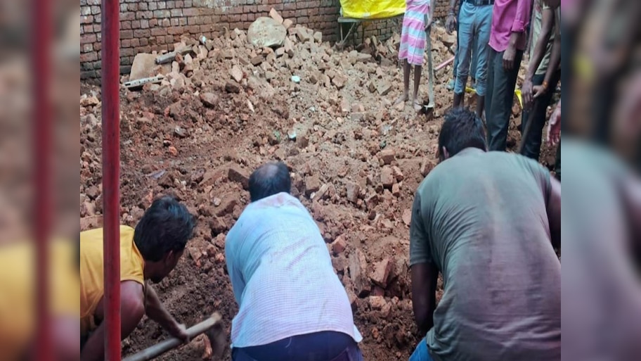 MP में दर्दनाक हादसा, भारी बारिश की वजह से गिरी मंदिर की दीवार, 9 बच्चों की दर्दनाक मौत