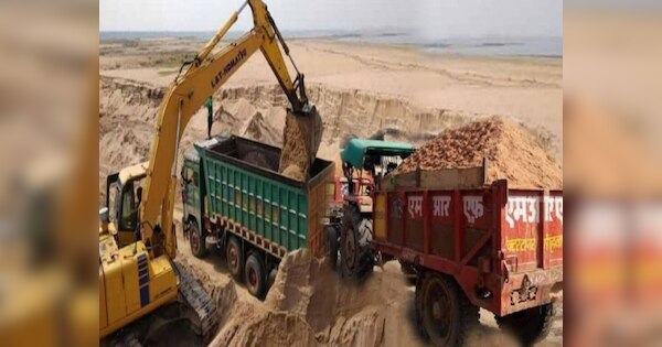 Sand mafias dominates Bihar every year there is illegal business of red ...