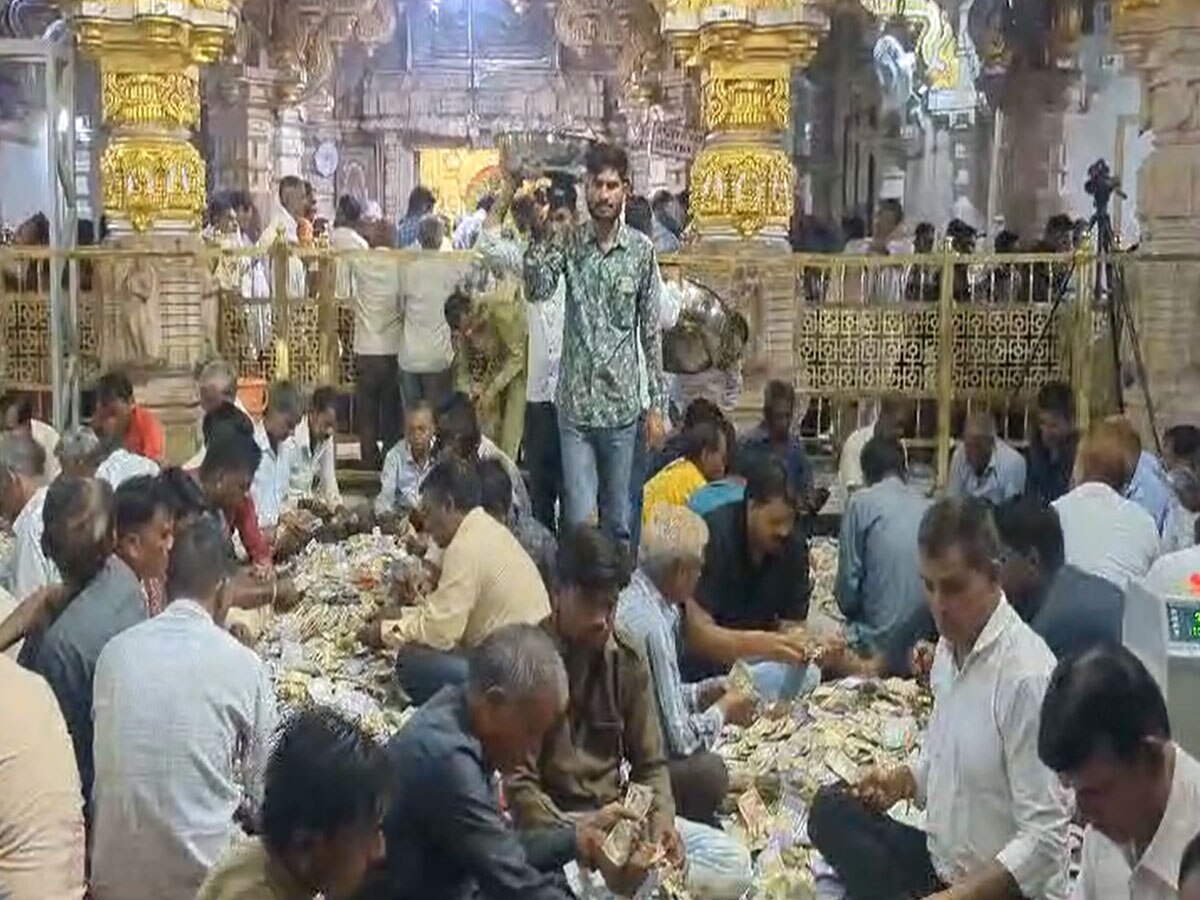 chittorgarh news 18 crore offering from Shri Sanwaliya Seth bhandar in 2 round see photos
