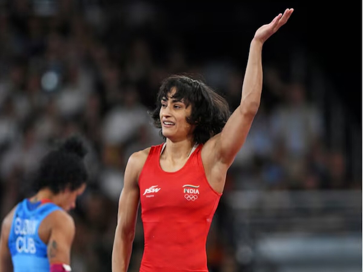 Vinesh Phogat Disqualify: विनेश फोगाट नहीं खेल पाएंगी फाइनल, 100 ग्राम पर अयोग्य घोषित