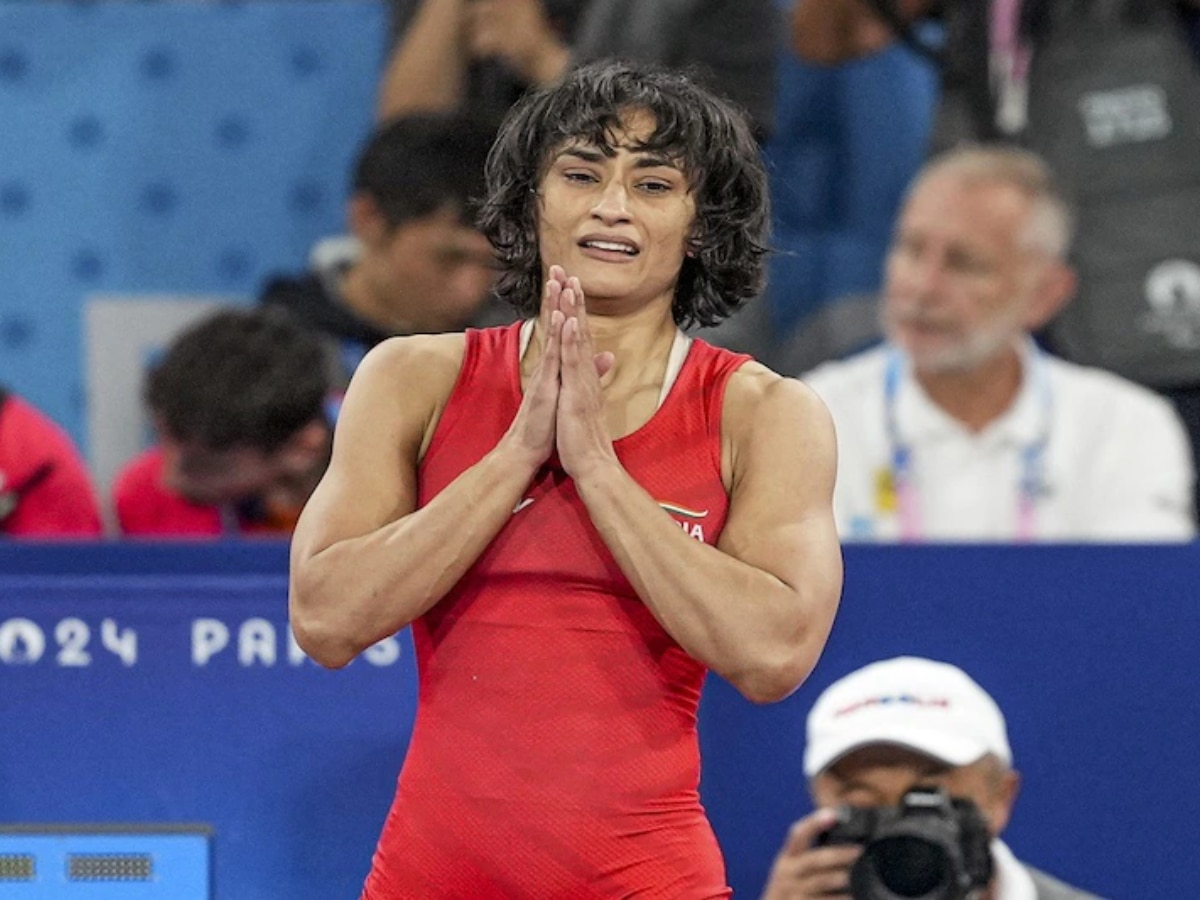 Vinesh Phogat Disqualified: टूट गया गोल्ड जीतने का सपना! अयोग्य घोषित हुईं विनेश फोगाट, जानें क्या रही वजह 