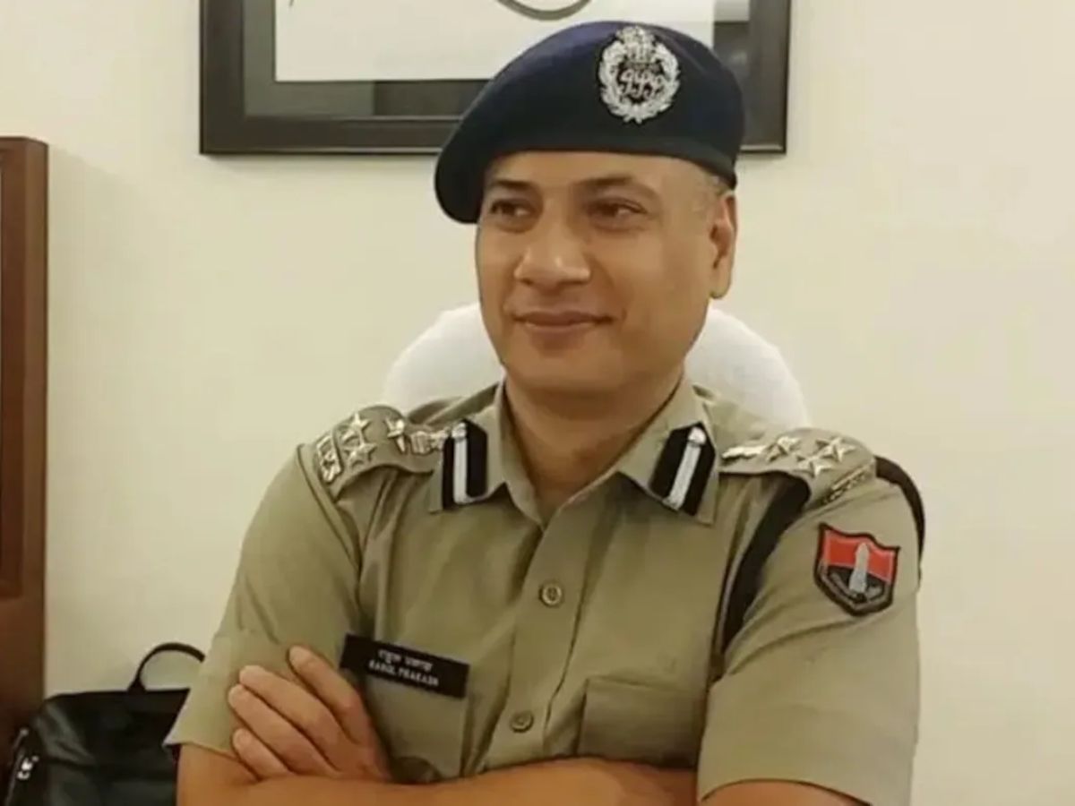 Bharatpur Crime: रेंज आईजी राहुल प्रकाश की स्पेशल टीम का इंचार्ज बनकर ठग ने की ठगी की कोशिश Bharatpur Crime: रेंज आईजी राहुल प्रकाश की स्पेशल टीम का इंचार्ज बनकर ठग ने की ठगी की कोशिश