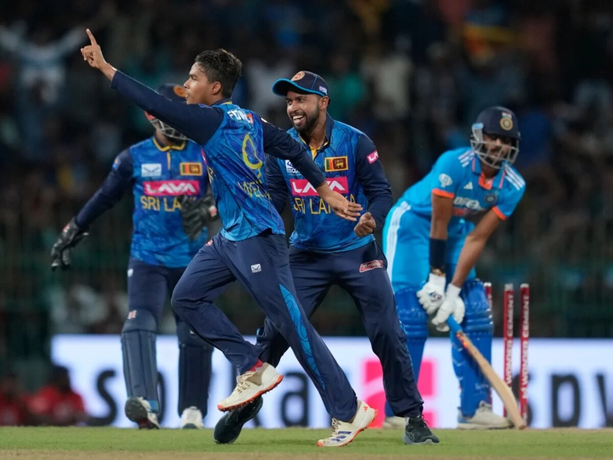 IND vs SL 3rd ODI: श्रीलंका के खिलाफ वनडे सीरीज हारा भारत, तीसरे मैच में बल्लेबाजों ने किया शर्मसार