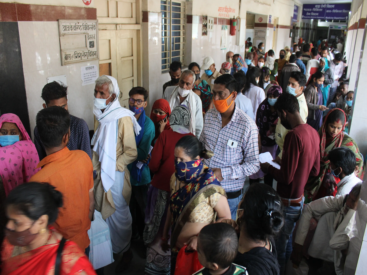 Jaipur News Q management system implemented in 3 OPDs of SMS Hospital | SMS अस्पताल में आने वाले मरीजों को मिलेगी राहत ! लंबी कतारों में नहीं रहना पड़ेगा घंटों खड़े | Hindi News ...