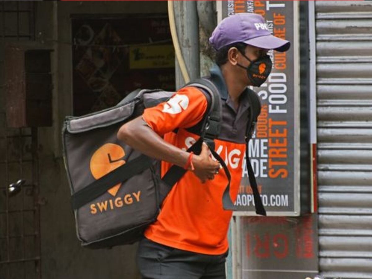 कपल ने इंगेजमेंट के लिए Swiggy से ऑर्डर किया फूड, कंपनी ने शादी के लिए दिया तगड़ा ऑफर, बैंक ने भी कर दिया ऐलान 