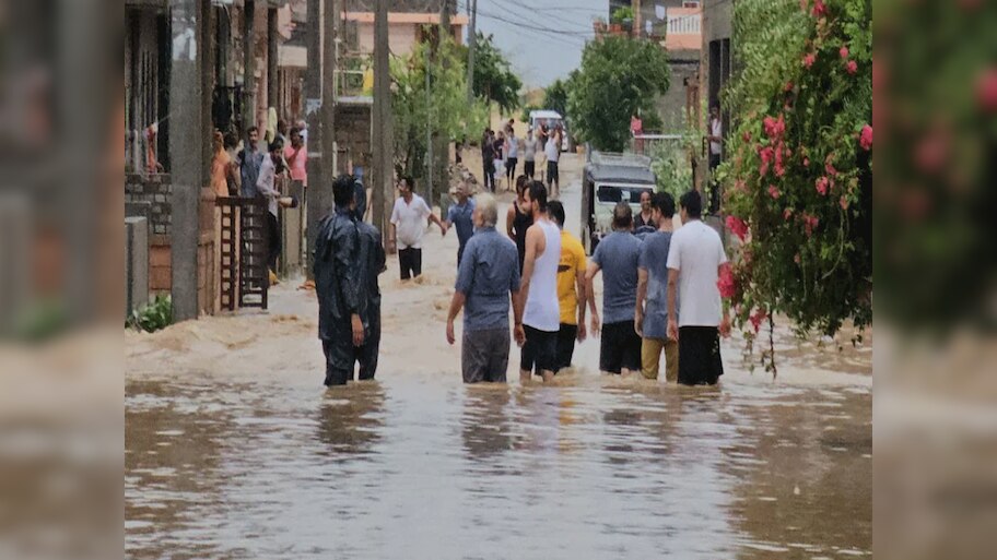 Rajasthan Weather Update: राजस्थान में बारिश ने तोड़े सालों को रिकॉर्ड, मौसम विभाग ने इन जिलों में जारी किया भारी बारिश का अलर्ट 