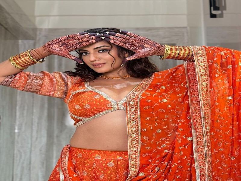 Singer Akshara Singh 