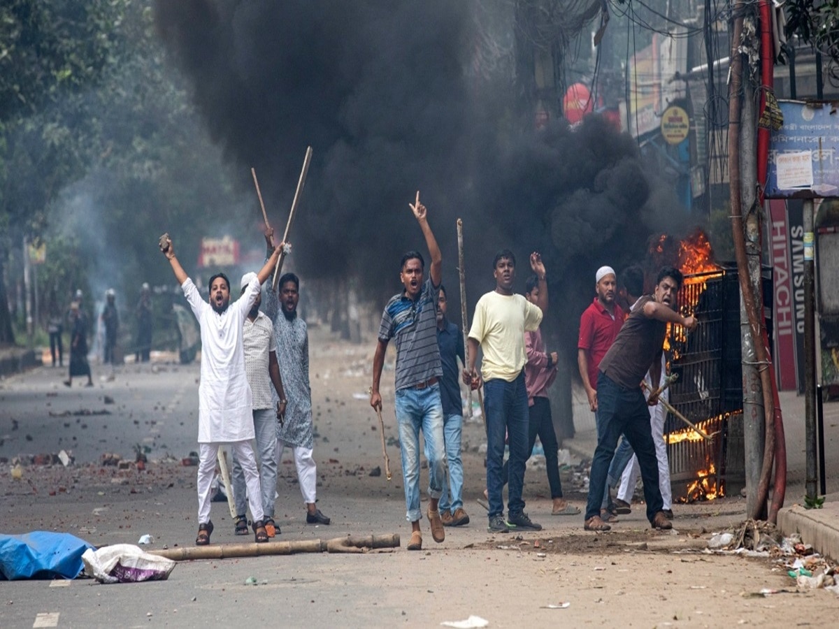 Bangladesh Violence: बांग्लादेश में हिंदुओं पर हमला गलत: मौलाना शबीब काजमी