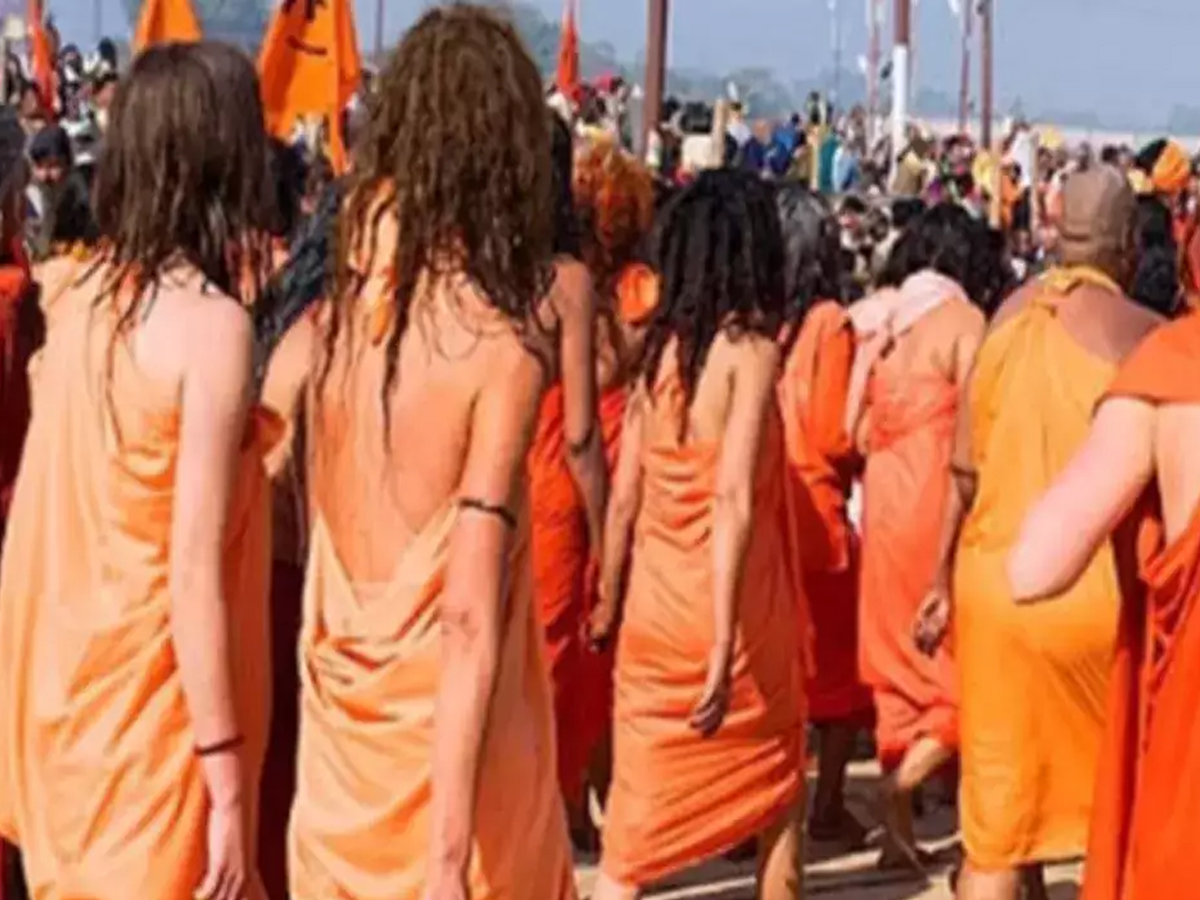 निर्वस्त्र रहती हैं महिला नागा साधु?