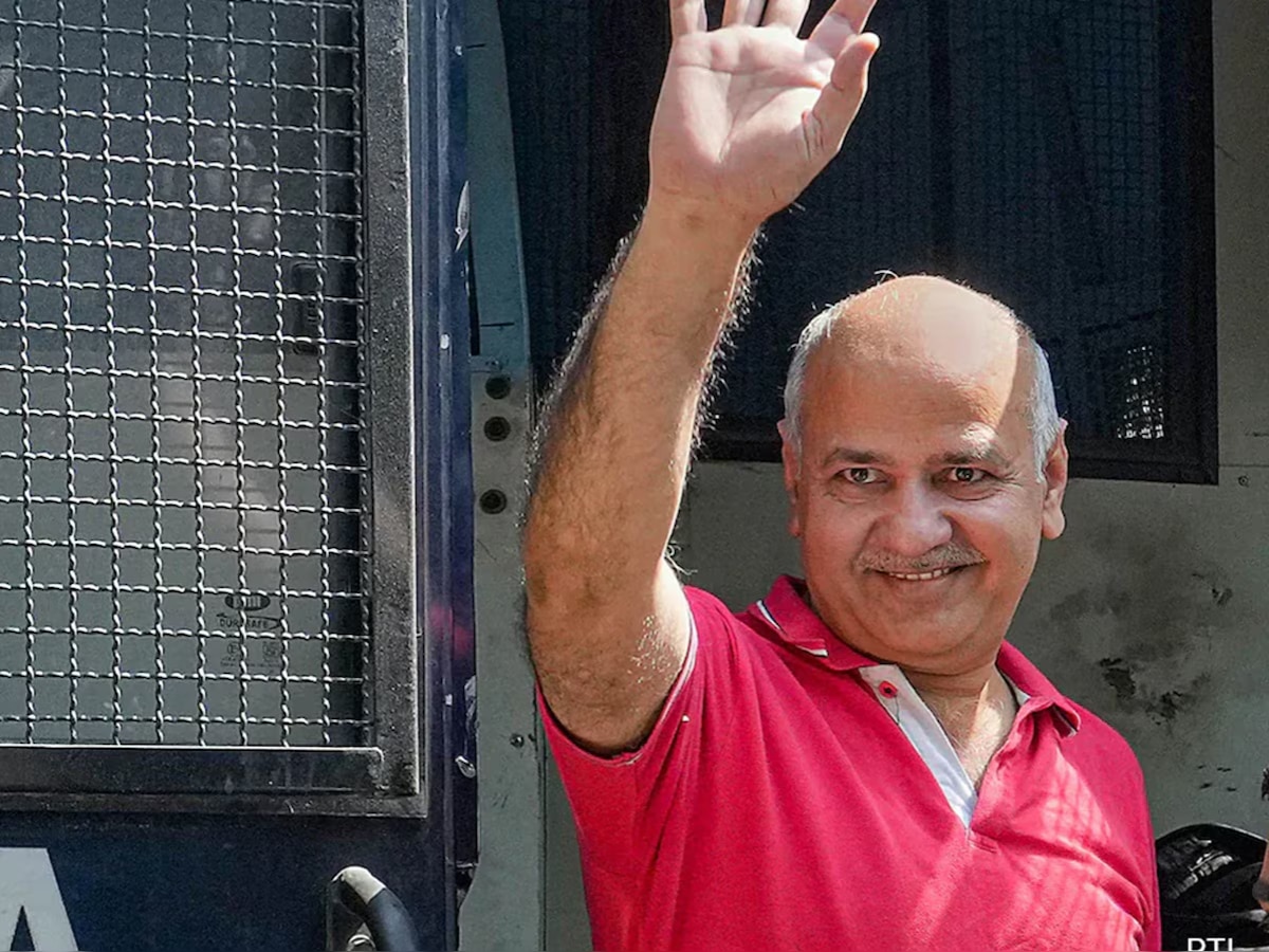 Manish sisodia: फिर दिखी मनीष की 'मुस्कुराहट', 17 महीने बाद आए जेल से बाहर