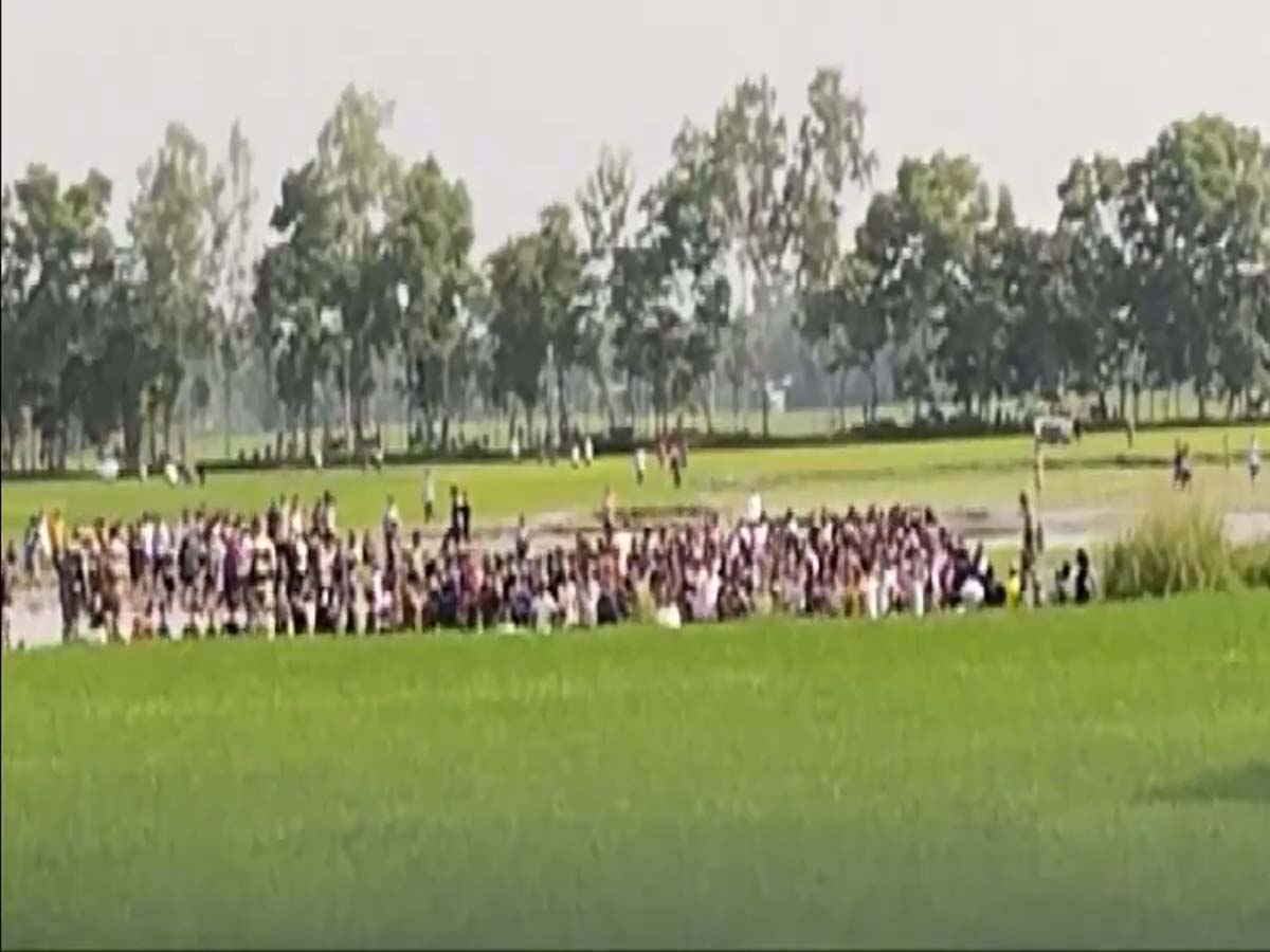 Bangladesh में हिंसा के बीच भारत में ऐसे घुस रहे हैं बांग्लादेशी; हाईली एक्टिव है BSF Bangladesh में हिंसा के बीच भारत में ऐसे घुस रहे हैं बांग्लादेशी; हाईली एक्टिव है BSF