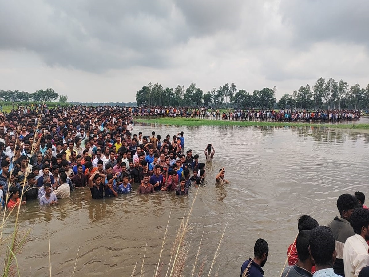 Bangladeshis on Indian Border