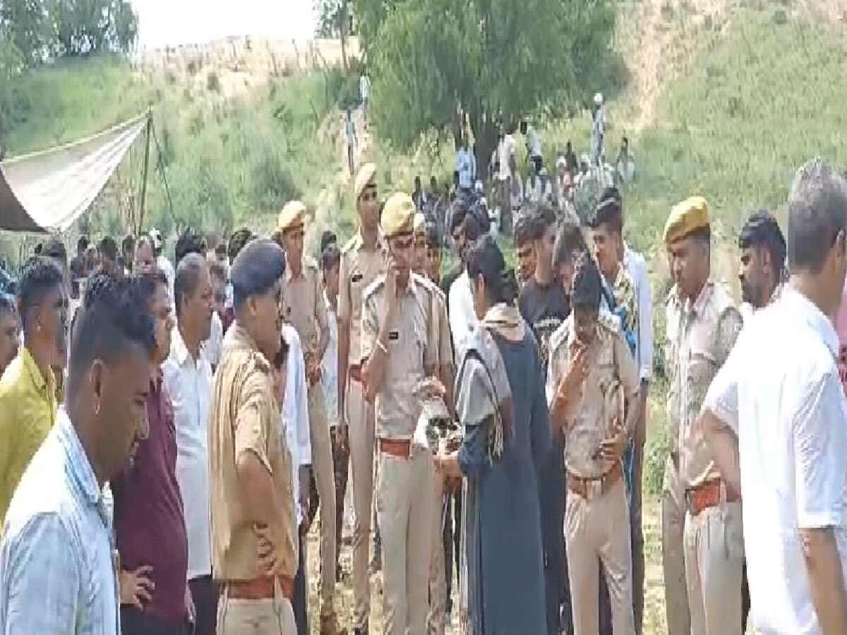 Barmer News: आरोपी हिरणों का शिकार कर ग्रेनाइट माइंसों व होटलो पर करते थे मांस की सप्लाई Barmer News: आरोपी हिरणों का शिकार कर ग्रेनाइट माइंसों व होटलो पर करते थे मांस की सप्लाई