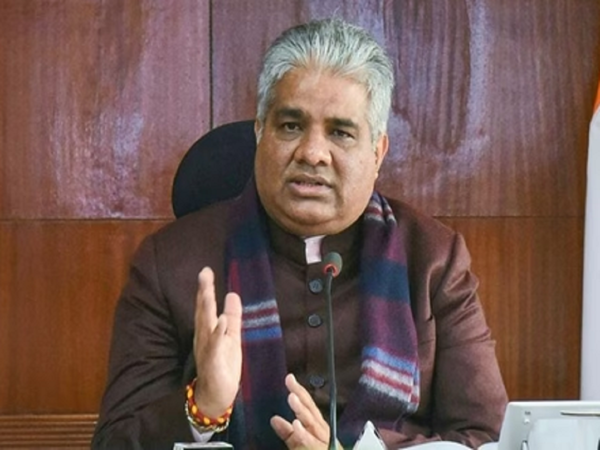 Rajasthan News: पश्चिम बंगाल में कानून व्यवस्था चिंताजनक.., लेडी डॉक्टर से रेप मामले पर बोले मंत्री भूपेंद्र यादव Rajasthan News: पश्चिम बंगाल में कानून व्यवस्था चिंताजनक.., लेडी डॉक्टर से रेप मामले पर बोले मंत्री भूपेंद्र यादव