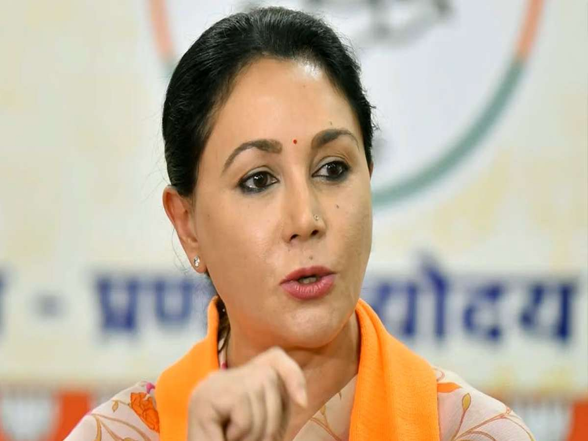 राजस्थान में भारी बारिश के बाद बिगड़े हालात! डिप्टी सीएम दीया कुमारी ने अधिकारियों को दिए ये निर्देश राजस्थान में भारी बारिश के बाद बिगड़े हालात! डिप्टी सीएम दीया कुमारी ने अधिकारियों को दिए ये निर्देश