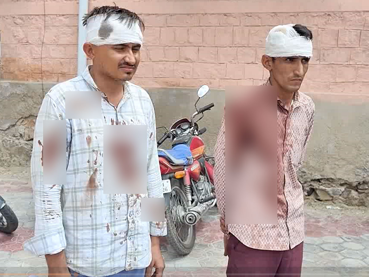 बाड़मेर पुलिस का कारनामा, जानलेवा हमले की रिपोर्ट लिखवाने आए भाइयों को ही किया हवालात में बंद बाड़मेर पुलिस का कारनामा, जानलेवा हमले की रिपोर्ट लिखवाने आए भाइयों को ही किया हवालात में बंद