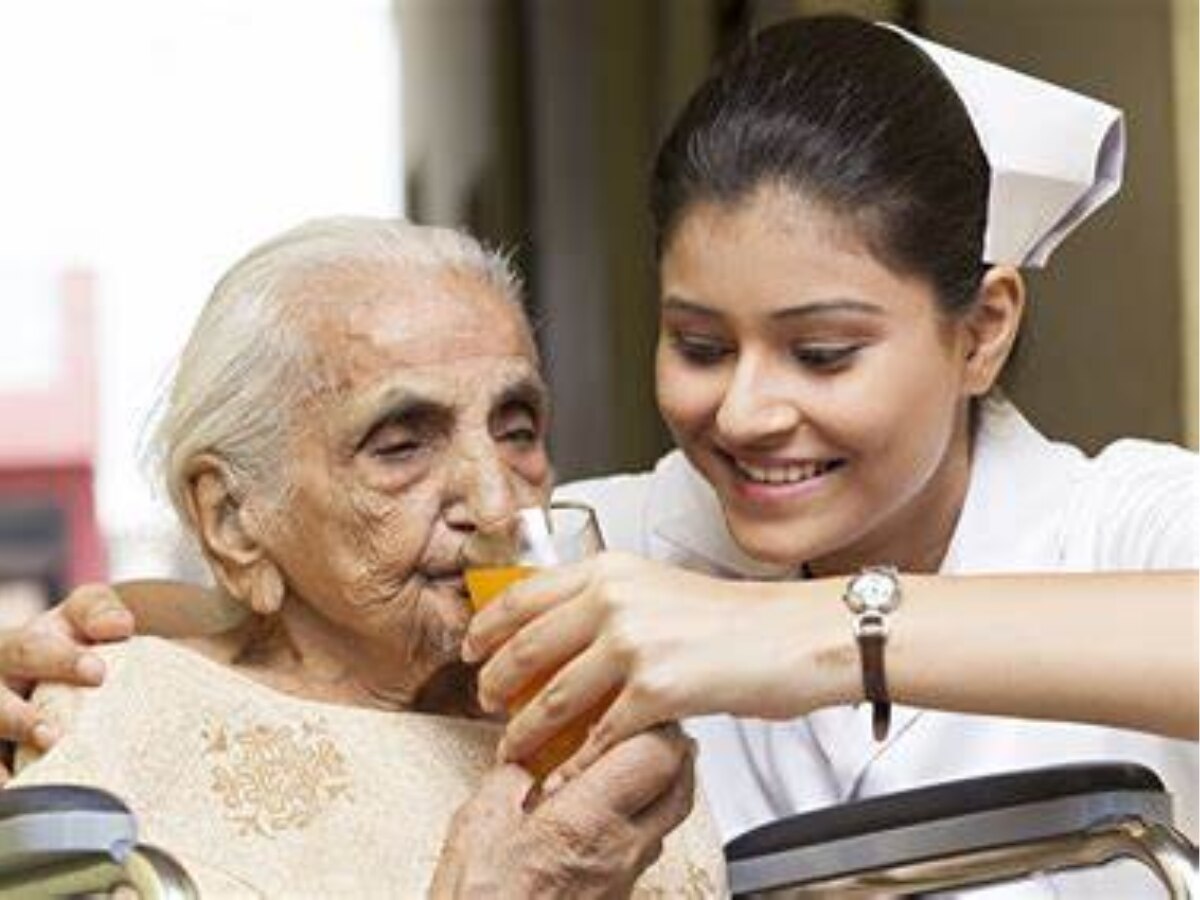 आर्ट्स स्ट्रीम की छात्राएं भी कर सकती हैं Nursing का कोर्स, जानें कैसे मिलेगा एडमिशन