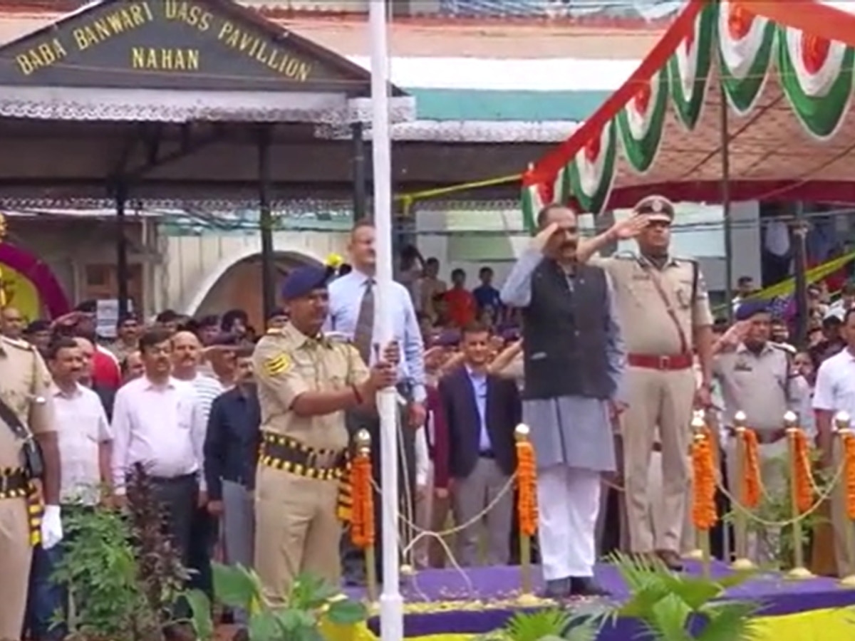 स्वतंत्रता दिवस समारोह में शामिल हुए मंत्री अनिरुद्ध सिंह, कहा- आने वाले समय में देश का सबसे मजबूत राज्य बनेगा हिमाचल 