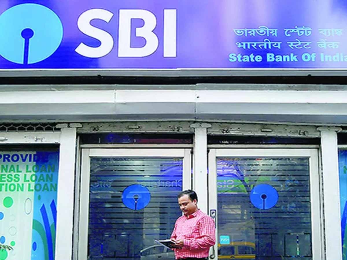 SBI MCLR: लोग मनाते रहे आजादी का जश्‍न और दूसरी तरफ SBI ने कर द‍िया खेला, आपको भी लगा फटका?