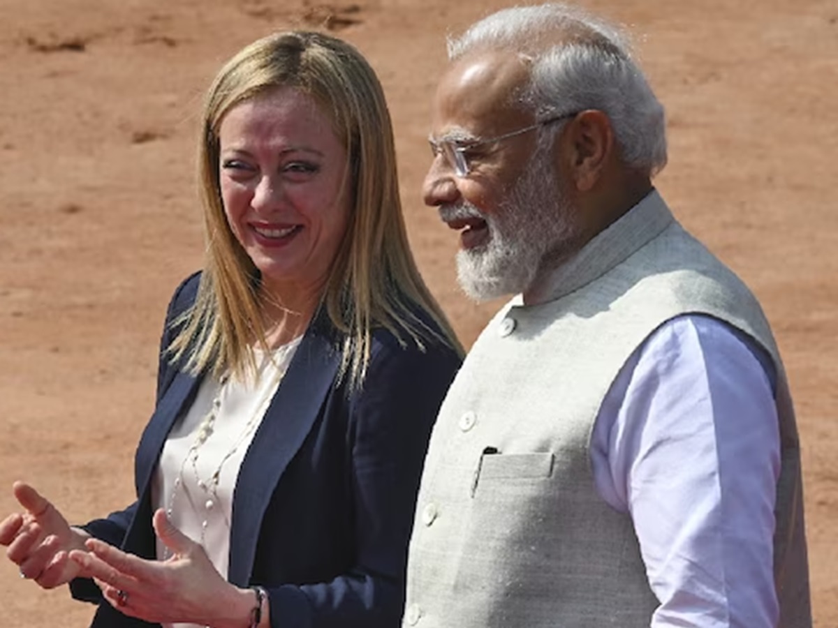 जॉर्जिया मेलोनी ने PM मोदी के साथ शेयर किया फोटो, भारत को भेजा स्वतंत्रता दिवस का संदेश जॉर्जिया मेलोनी ने PM मोदी के साथ शेयर किया फोटो, भारत को भेजा स्वतंत्रता दिवस का संदेश