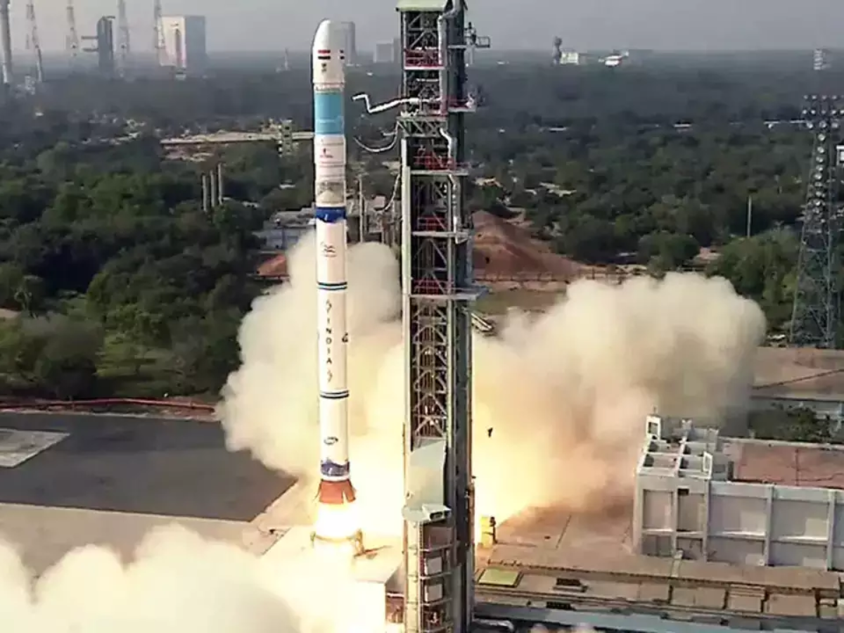 ISRO: क्या है अर्थ ऑब्जर्वेशन सेटेलाइट की खासियत, जिससे इन चीजों का पहले ही मिल जाएगा अलर्ट, टल जाएगा बड़ा नुकसान