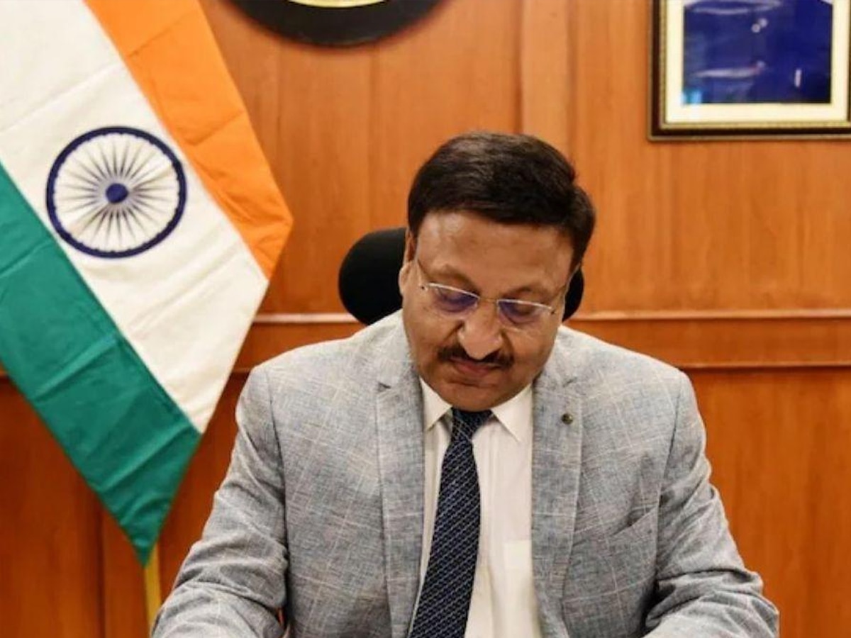 Chief Election Commissioner Rajeev Kumar belongs to uttar Pradesh ...