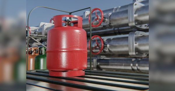 LPG Gas Subsidy: गृहणियों को बड़ी राहत, इन 46 लाख परिवारों को मिलेगा 500 रुपये में सिलेंडर