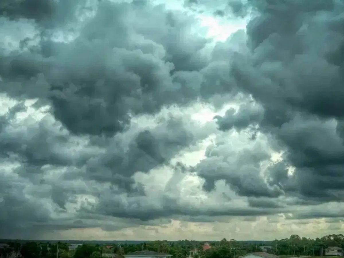 Jharkhand Weather Today: आज शनिवार को इन जिलों में होगी भारी बारिश, मौसम विभाग ने जारी की चेतावनी