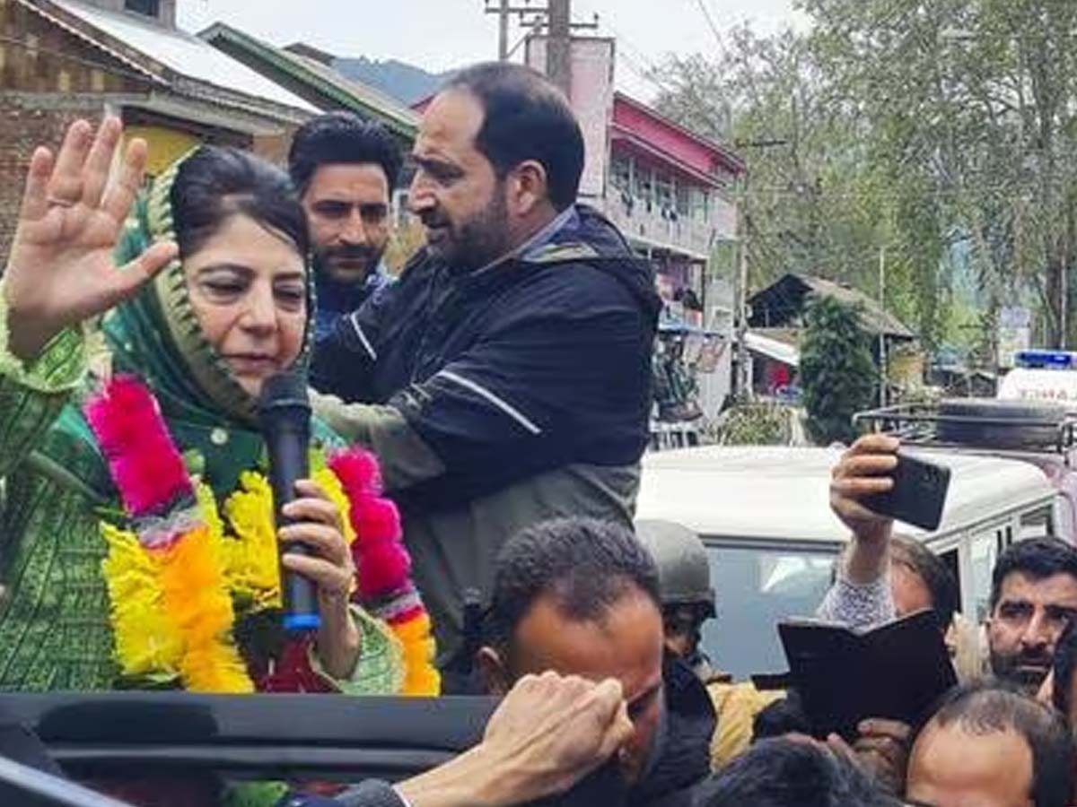 Jammu Kashmir News: असेंबली चुनाव से पहले JK में उठापटक तेज, PDP में कई नेताओं के इस्तीफे; फायदे में राशिद 