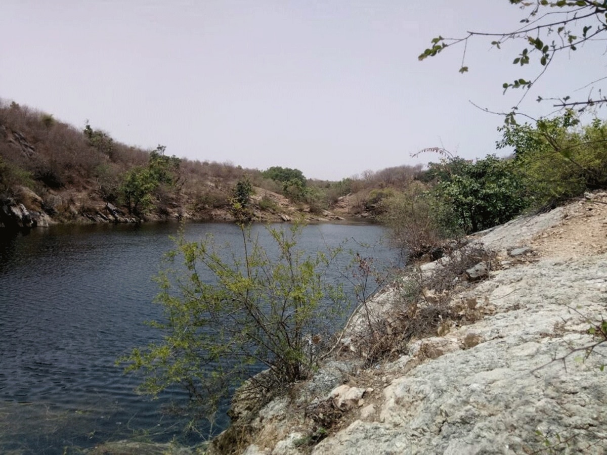 Rajasthan temple chakachak mahadev nature performs Jalabhishek see photos