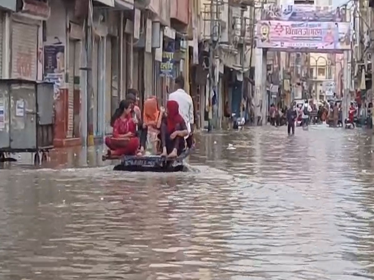 churu news waterlogging in Sardarshahar due to heavy rain see photos