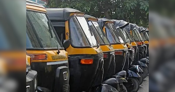 Auto Taxi Strike Today: हड़ताल से यात्री बेहाल! देना पड़ रहा ज्यादा किराया, जानें कहां हो रहीं दिक्कतें