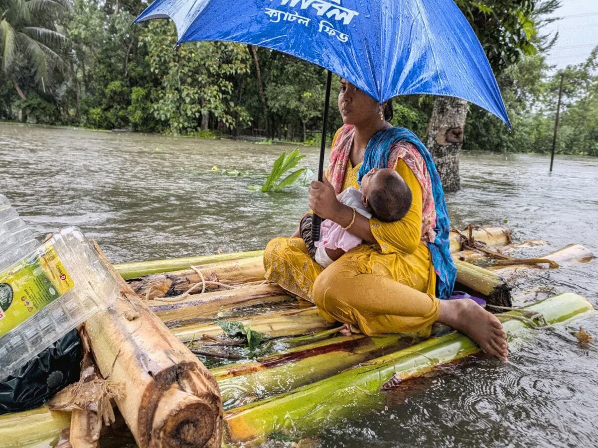 Bangladesh Flood: पश्चिमी बांग्लादेश में बाढ़ का कहर, 13 लोगों की मौत, लाखों लोग हुए बेघर  