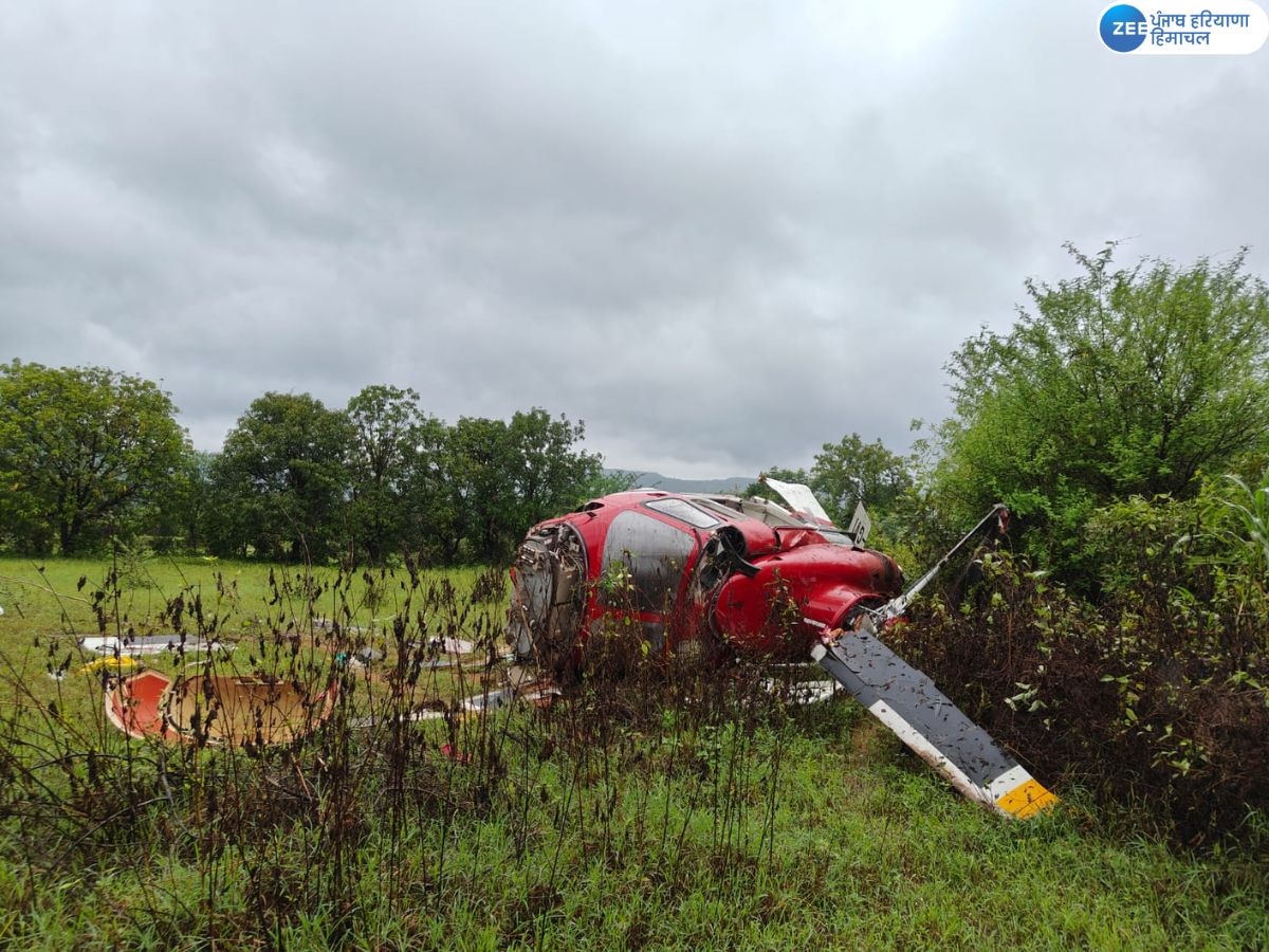 Helicopter Crashes News: भारी बारिश के बीच हेलीकॉप्टर क्रैश, पायलट गंभीर जख्मी