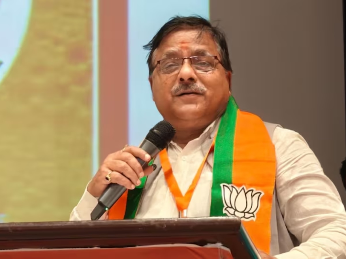 Rajasthan Politics: BJP प्रदेश प्रभारी राधामोहन दास को लेकर कांग्रेसियों का फूटा गुस्सा, पुतला फूंक सचिन पायलट से माफी मांगने की कही बात