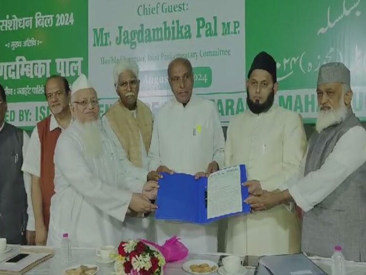 Waqf Board: वक्फ बिल पर मुस्लिम धर्मगुरुओं से मिले JPC चीफ जगदंबिका पाल, कहा- नहीं होगी नाइंसाफी