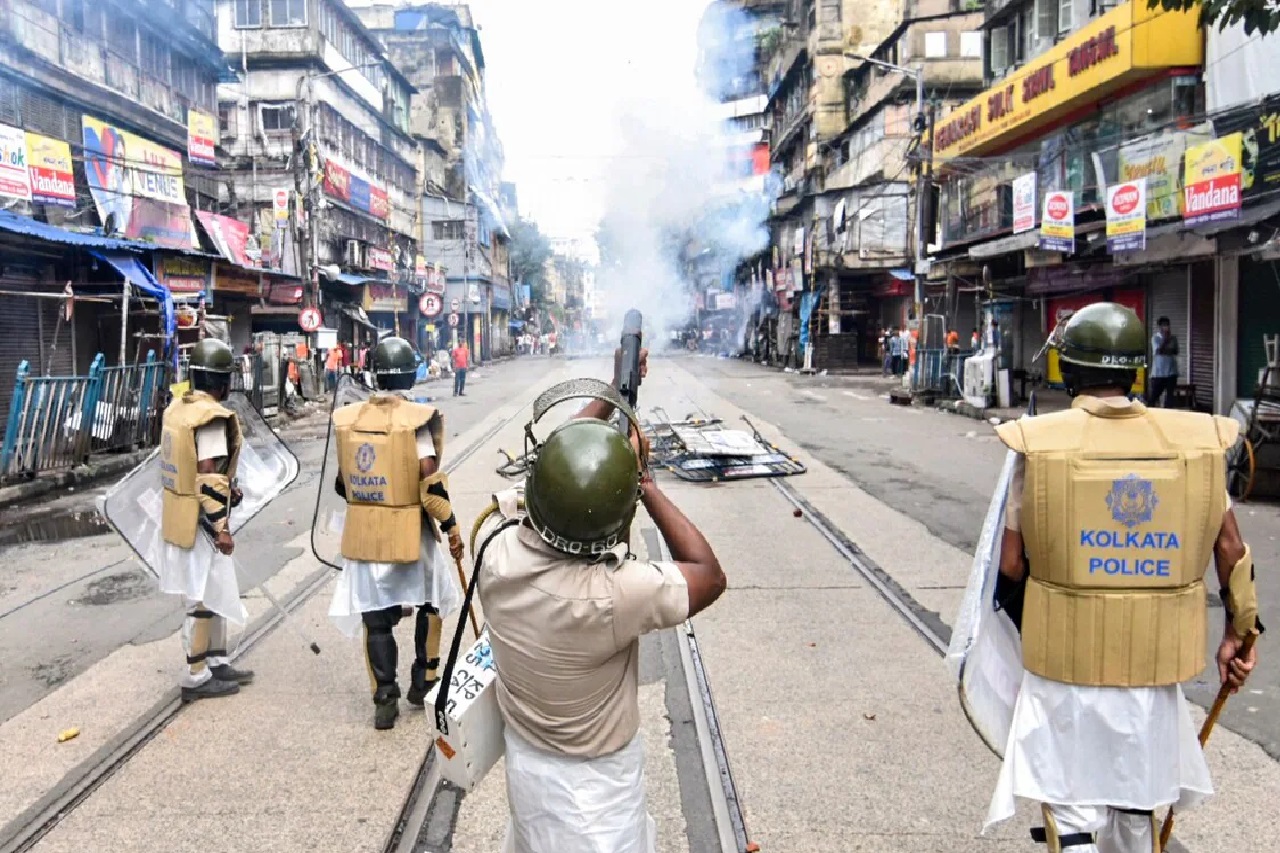 Bangla Bandh Update: बंगाल बंद से जुड़े 7 बड़े अपडेट्स, BJP की ये नेता सुबह सवा 6 बजे से ही धरने पर बैठीं!